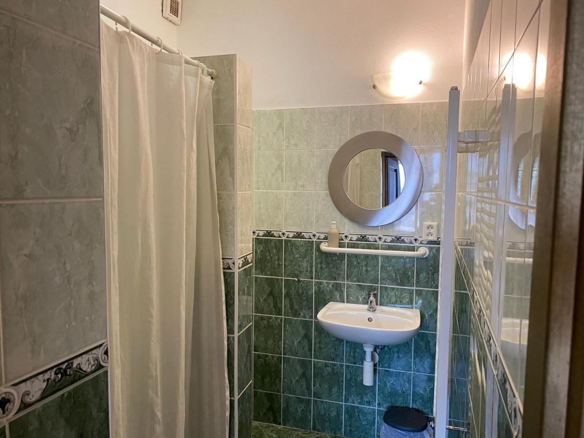 Penzion Pri Kastieli Bratislava Luaran gambar
