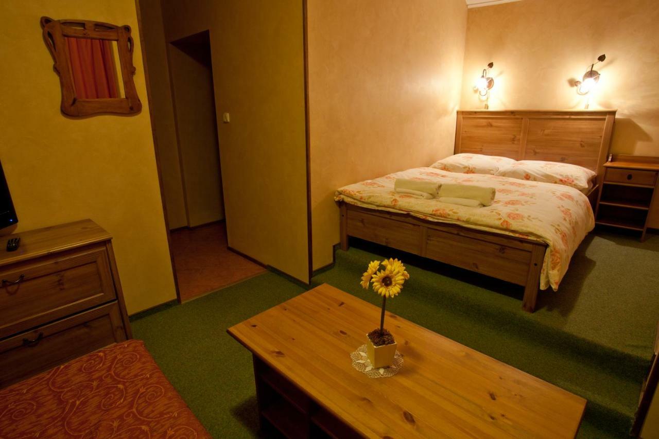 Penzion Pri Kastieli Bratislava Luaran gambar